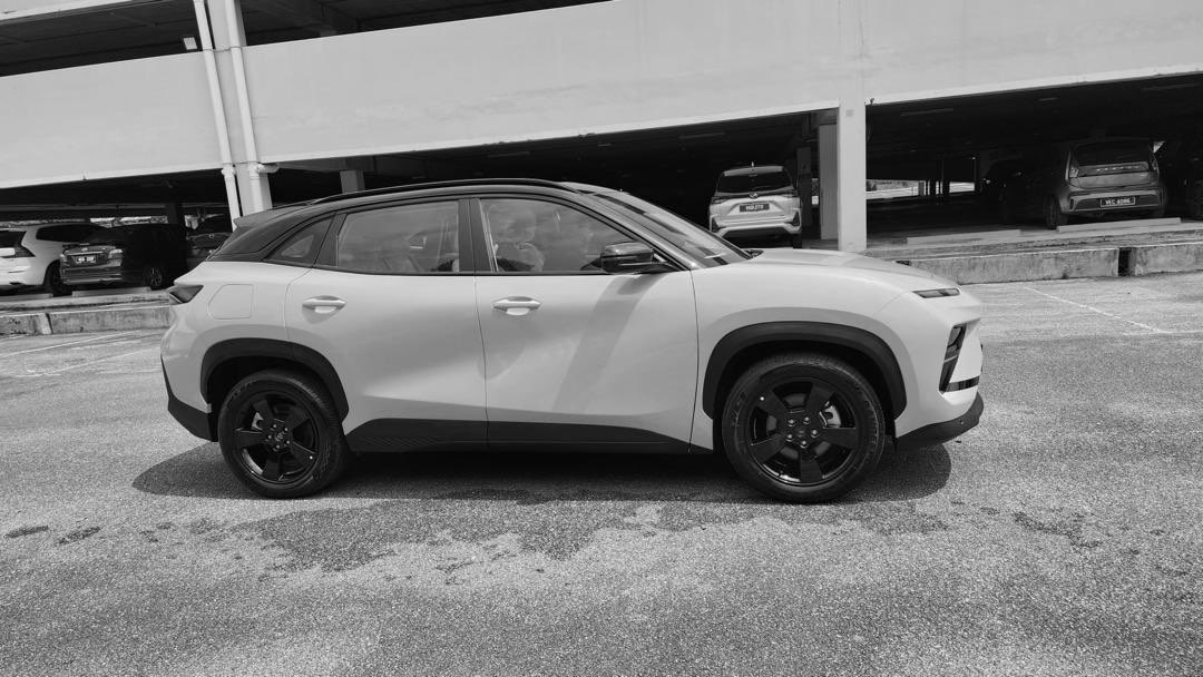 2U.CHAT SUV — Glacier side